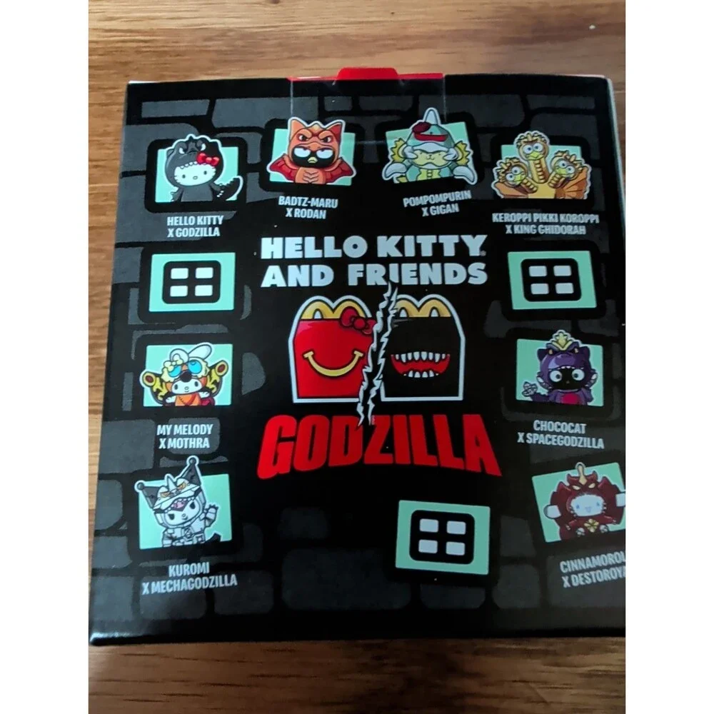 Pompompurin Gigan Hello Kitty McDonald's Happy Meal Toy #4 New Unopened